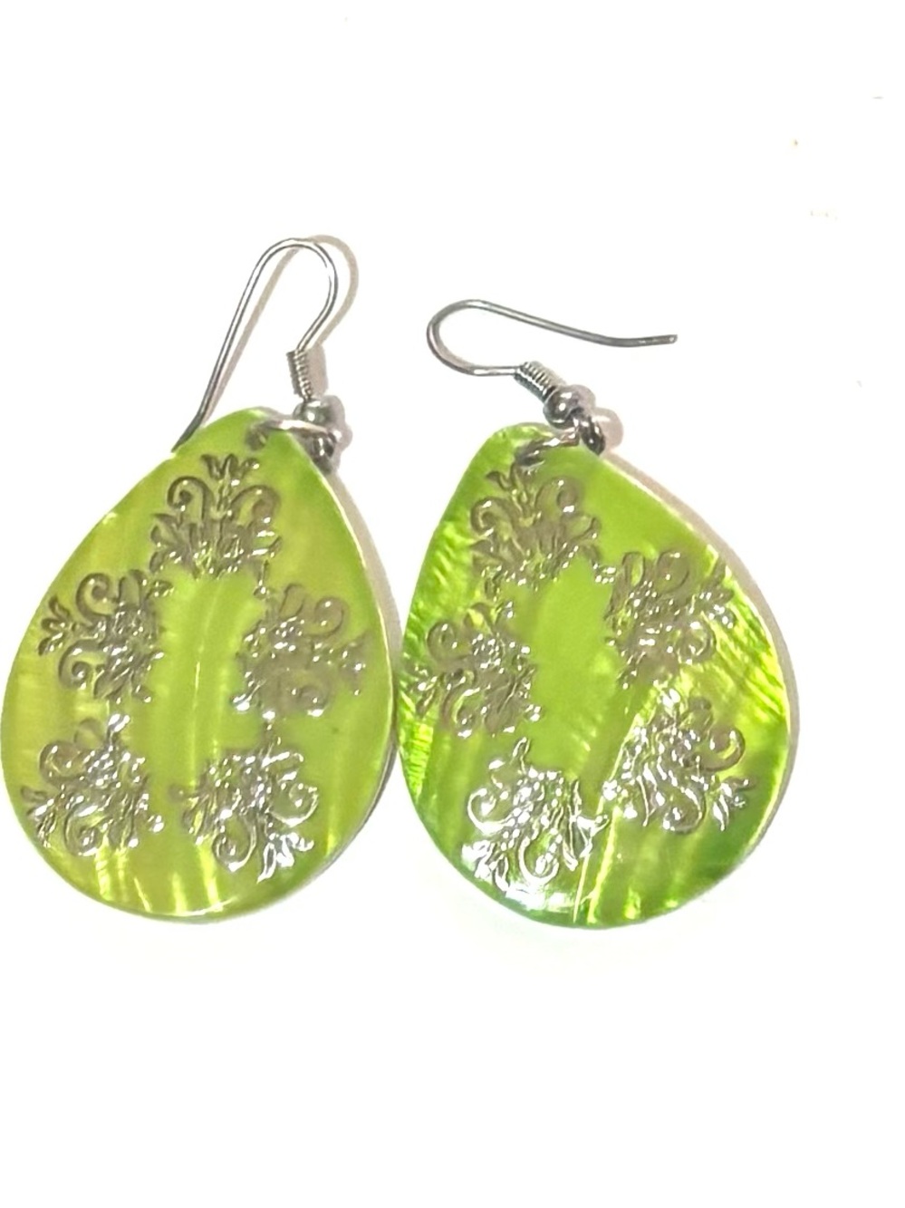 Green shells Teardrop Dangle Earrings with Silver Filigree